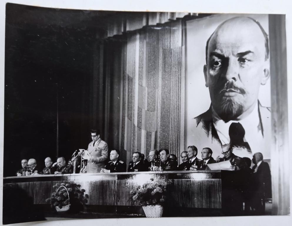 Фото. Торжественное собрание 4-й гвардейской ШАД. Звездный август 1981 г. 2