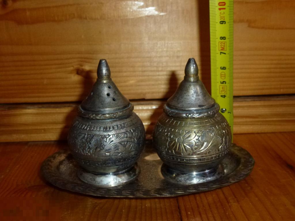 ПРИБОРЫ ДЛЯ СПЕЦИЙ НА ПОДНОСЕ ИНДИЯ ВРЕМЁН СССР *