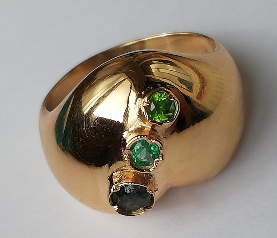 Кольцо с драгоценными уральскими самоцветами. АЛЕКСАНДРИТ, ИЗУМРУД, ДЕМАНТОИД. Серебро, позолота.