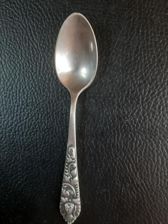 Серебряная ложка. 800 проба. (Европа) вес- 12,09 гр. длинна 11см.