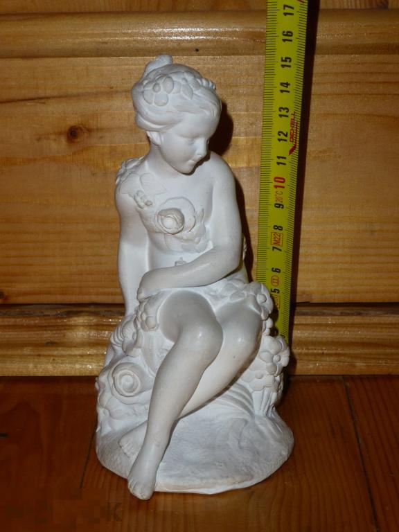 ДЕВУШКА В ЦВЕТАХ ГИПС СТАТУЭТКА