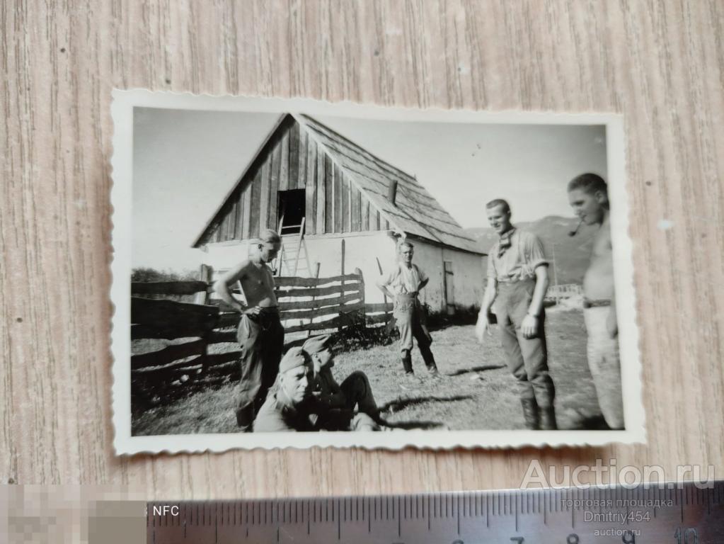 Оригинальное фото военнослужащих Вермахта.