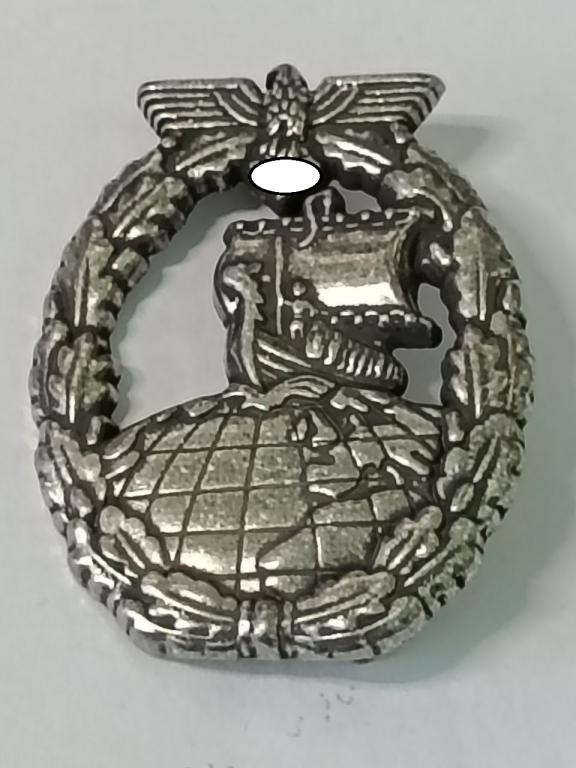 Нагрудный знак Член команды вспомогательного крейсера Кригсмарине Германия рейх реплика