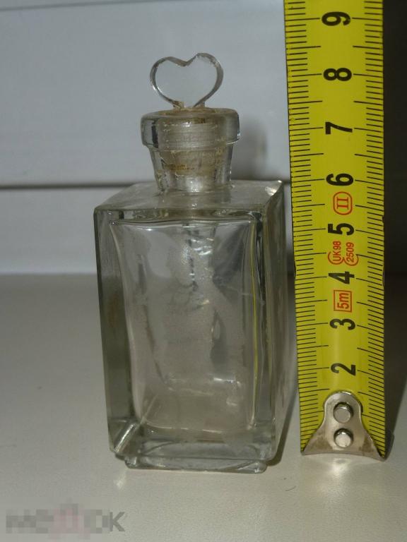 СТАРИННЫЙ ФЛАКОН ОТ ДУХОВ СТЕКЛО ГРАВИРОВКА КАРТОЧНЫЕ МАСТИ