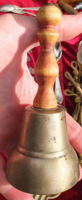 царский колокольчик с деревянной ручкой, с серебром