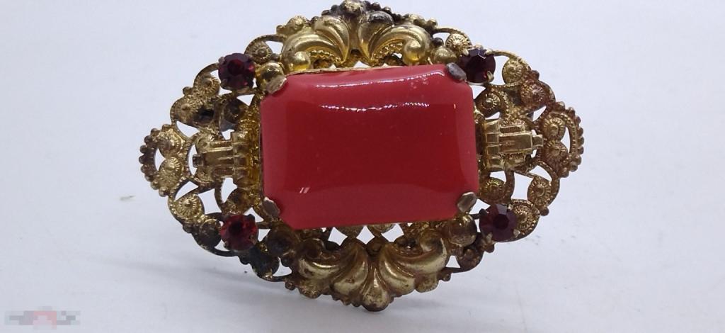 БРОШЬ. ПЕКИНСКОЕ СТЕКЛО  5*4 см ЧЕХОСЛОВАКИЯ