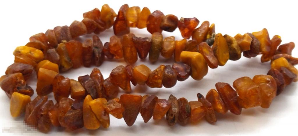 БУСЫ  ЯНТАРЬ СССР  49 грамм. 50 см.