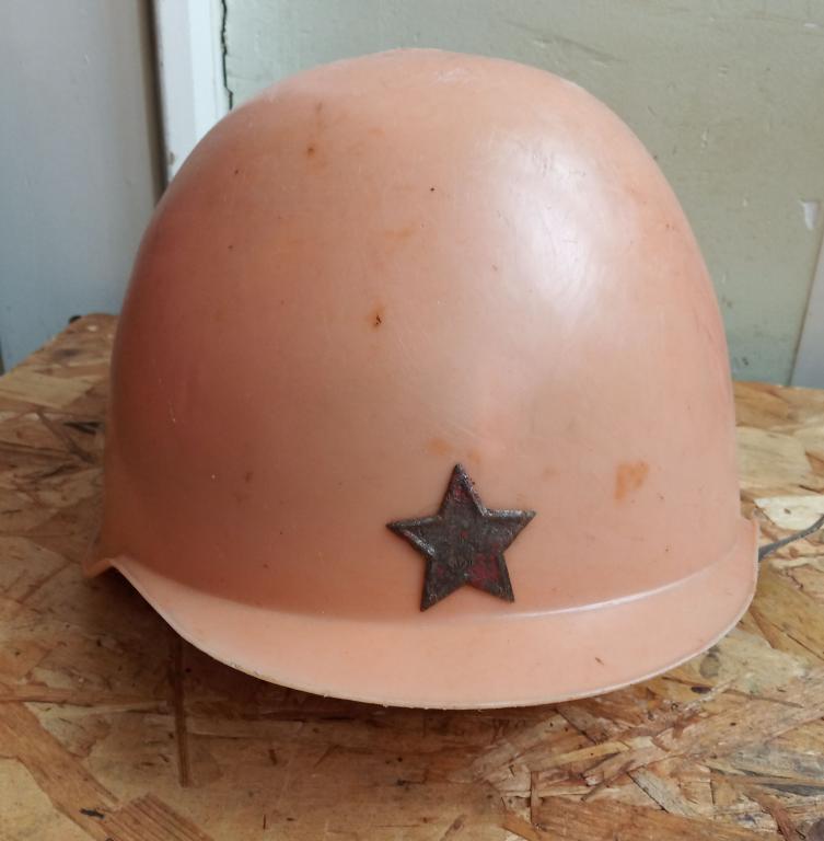 Игрушка Каска "стальной шлем СШ-40" игрушечный Советская Красная армия СССР 1970е г