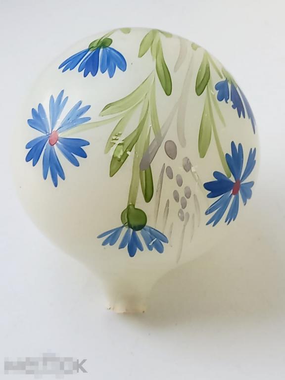 ЁЛОЧНАЯ ИГРУШКА  1940- е ШАР, ВАСИЛЬКИ. РУЧНАЯ РОСПИСЬ. ТОЛСТОЕ СТЕКЛО СССР