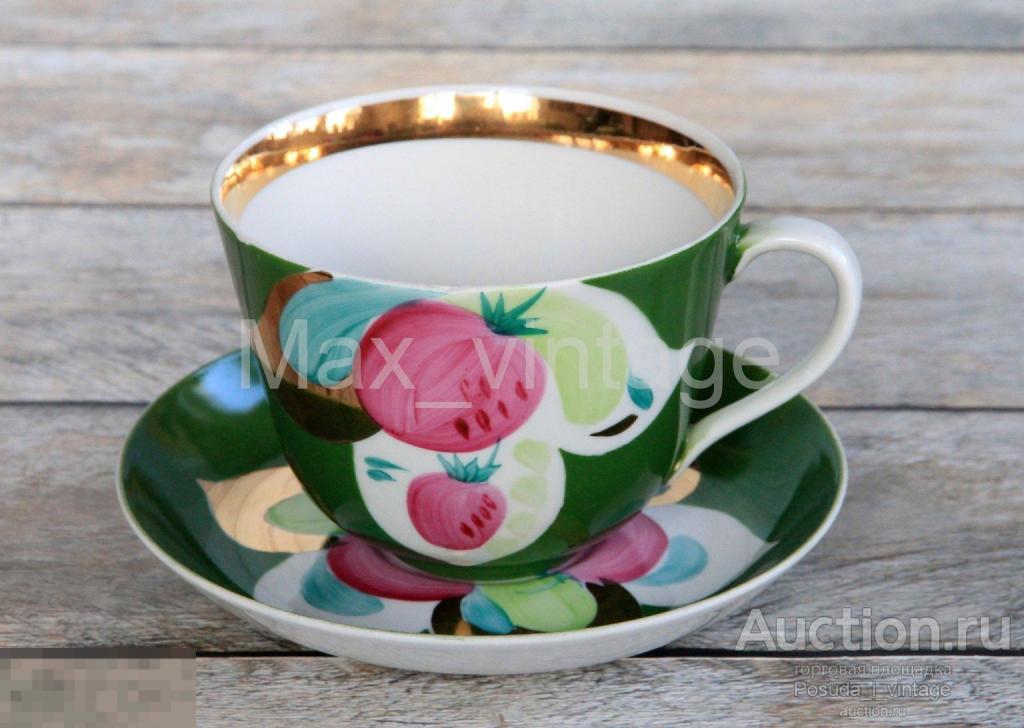 Чайная пара бокал-гигант Клубника на темно-зеленом крытье 500 мл. Дулево. Новый