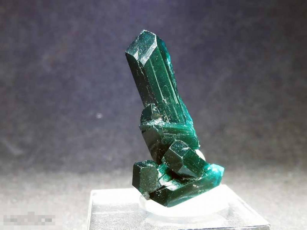 ! ! Диоптаз ВИДЕО 27*14*10мм ДР Конго Минерал 3351