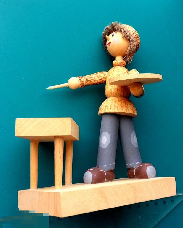 ЮНЫЙ ХУДОЖНИК кукла из дерева. фигурки г.Тверь. -- Кр1 -- редкая ЛЮКС!