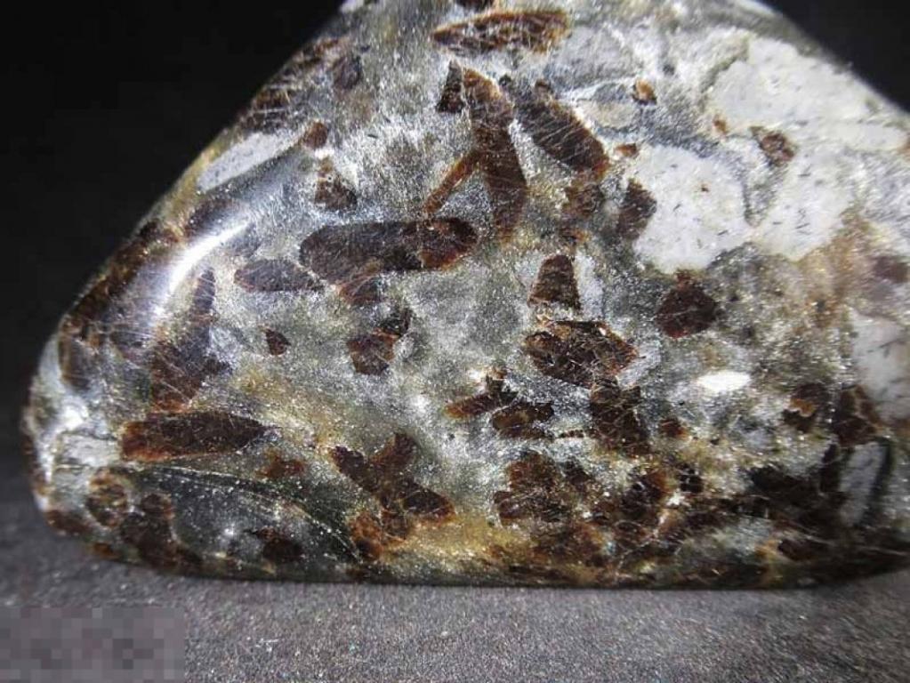 ! ! Ставролит 76*49*18мм Кейвы, Кольский п-ов. Минерал 3582