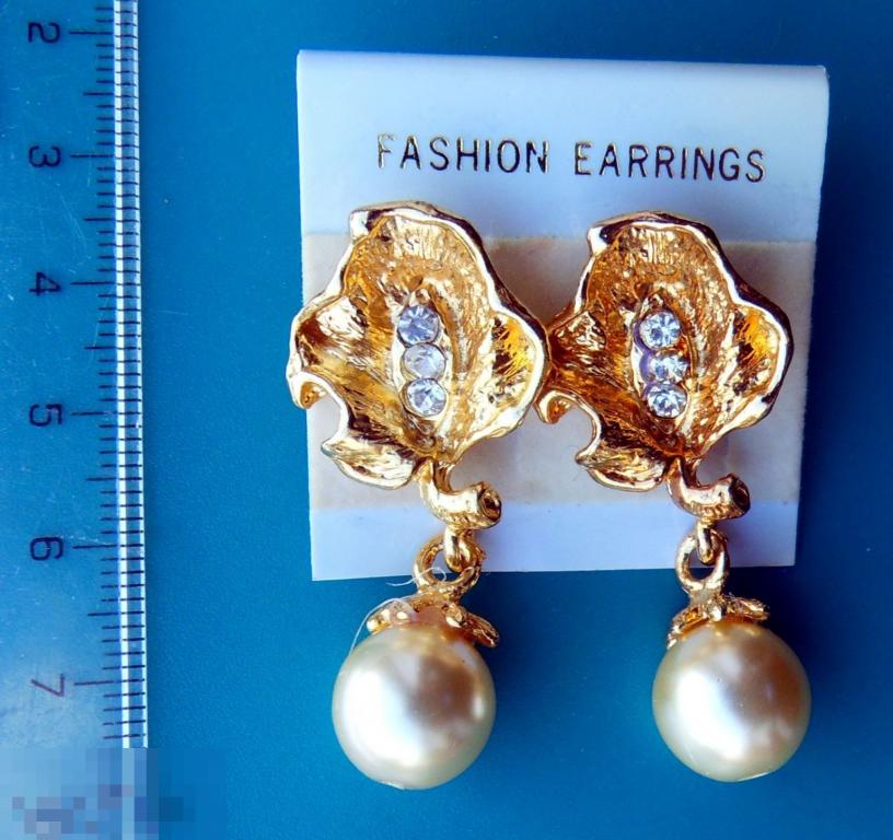 Шикарные серьги под ЗОЛОТО, ЖЕМЧУГ и БРИЛЛИАНТЫ гвоздики пусеты -- (ш.К.)  -- бижутерия -- РЕТРО!!!