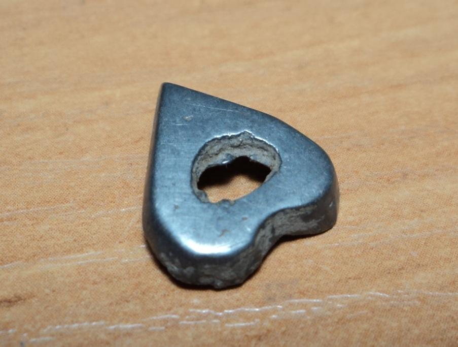 Финно-угры Накладка Бляшка сердечко 11-13 век (оловянистая бронза)