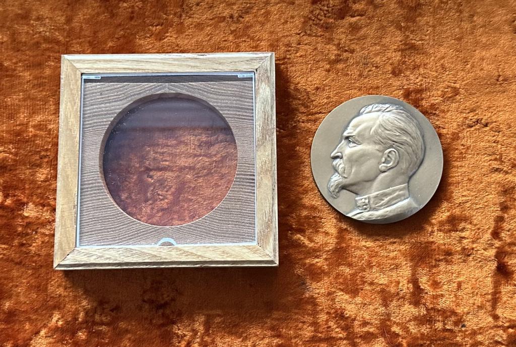 [Дзержинский] Медаль настольная "60 лет Динамо"