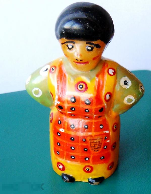 БАБКА В ФАРТУКЕ редкая!!! ВИНТАЖ!!! колкий пластик