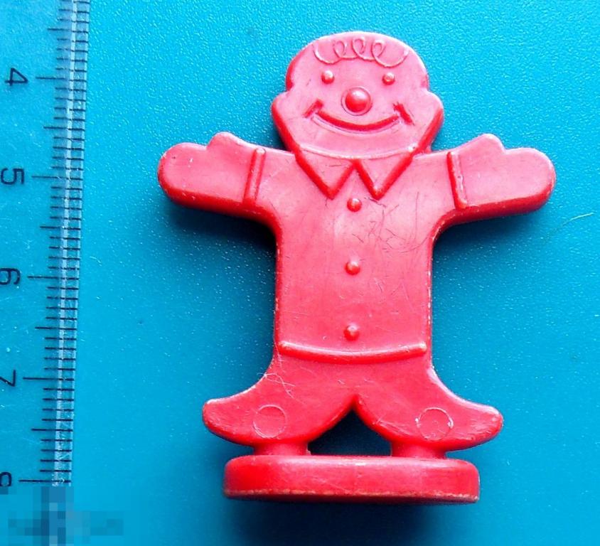 фигурка ВЕСЕЛЫЙ ЧЕЛОВЕЧЕК -- (ш.К.) -- колкий пластик ВИНТАЖ!!!