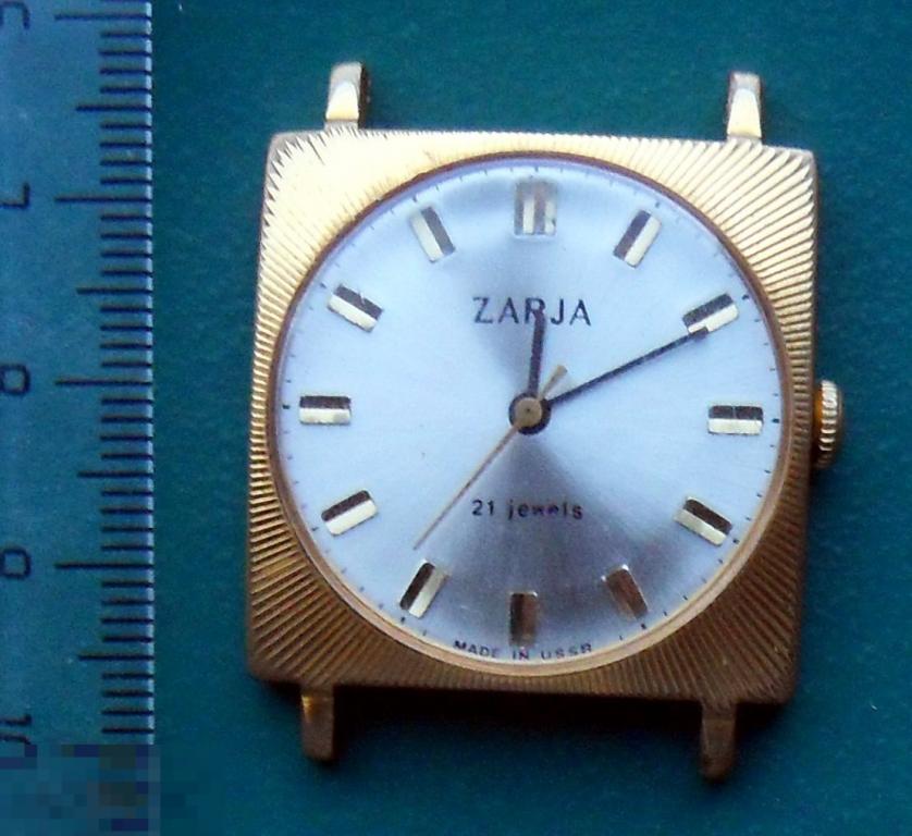Часы ЗАРЯ 21 камень позолоченные  Au10. СССР. На  ходу. ЧС1-1