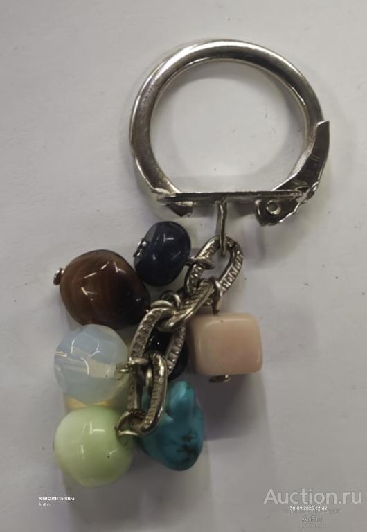 Брелок натуральные камни и бусины.