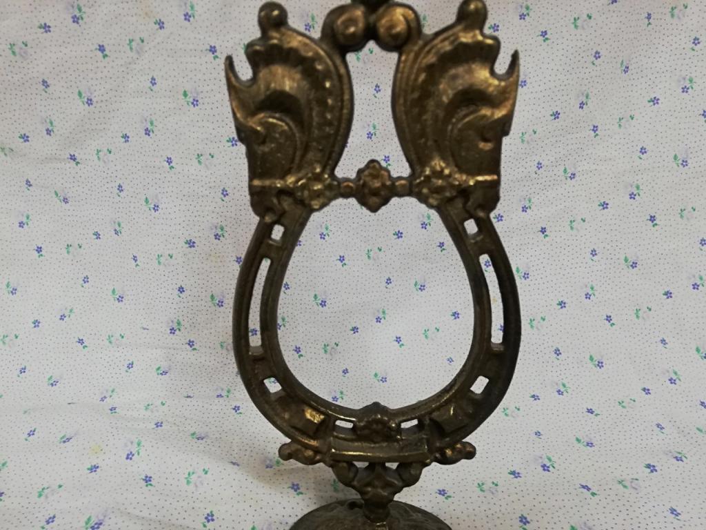 СТАРИННЫЙ БРОНЗОВЫЙ ПОДСВЕЧНИК   КОНИ ПОДКОВА   ЛИТЬЁ ИЗ БРОНЗЫ