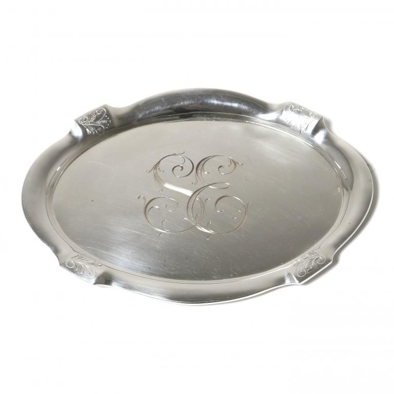 Серебряный поднос.  Ввезен в Швецию