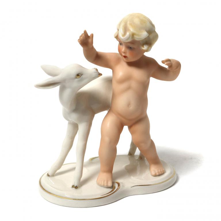 Фарфоровая фигура "Путти с олененком". Schaubach Kunst