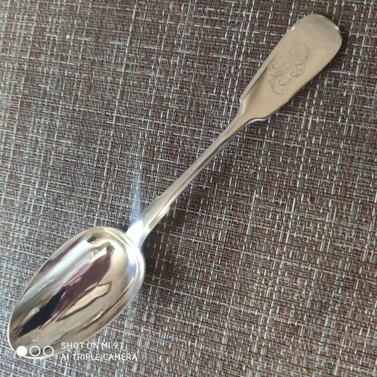 Ложка столовая , серебро 84 , вензель.