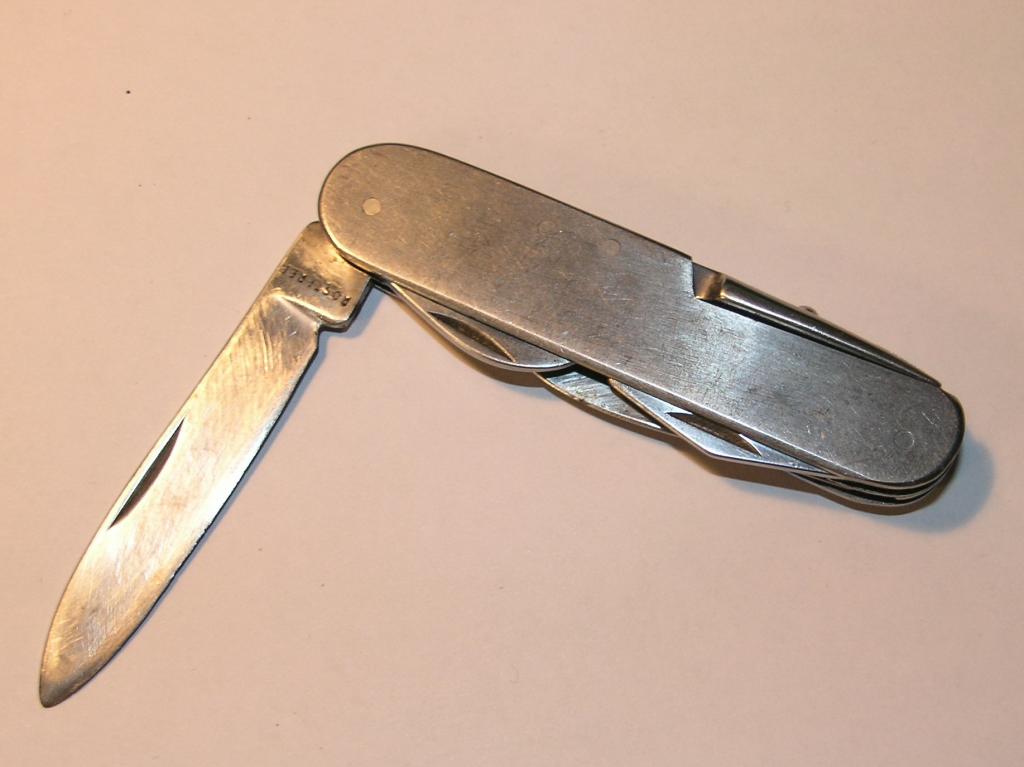 Перочинный нож многофункциональный, 1980-е