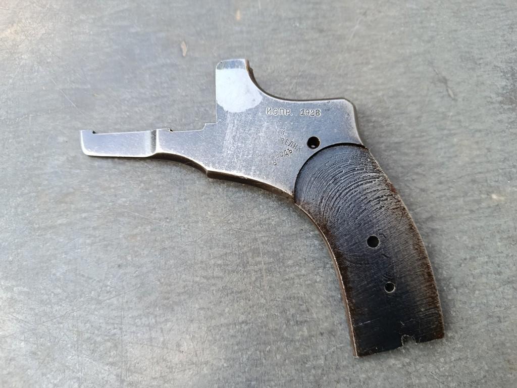 Боковая крышка на Наган 100