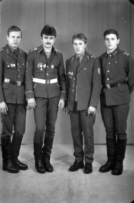 1982 Фотография. Заполярье. Амдерма (49) Армия. Солдаты. Дембеля. 12х17,5 см.