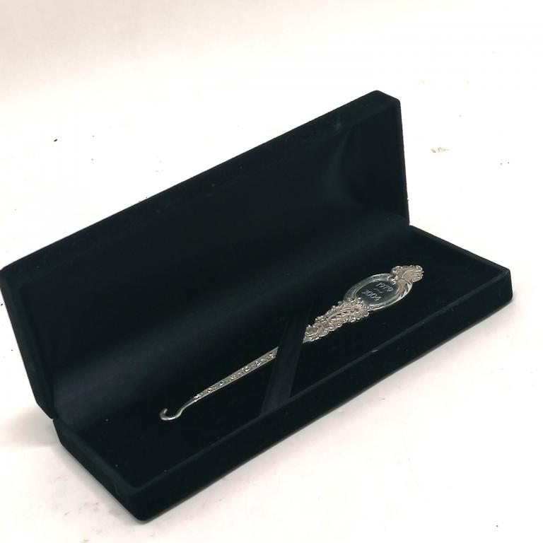 Серебряный крючок для застегивания пуговиц. Англия