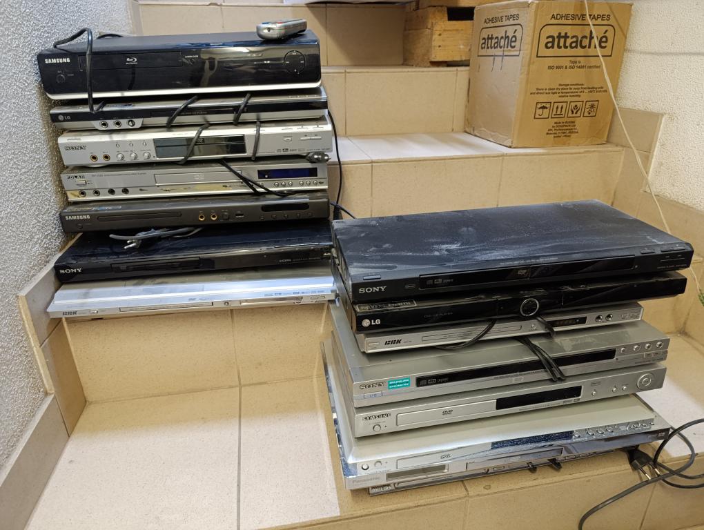 Проигрыватели DVD под восстановление 14 шт