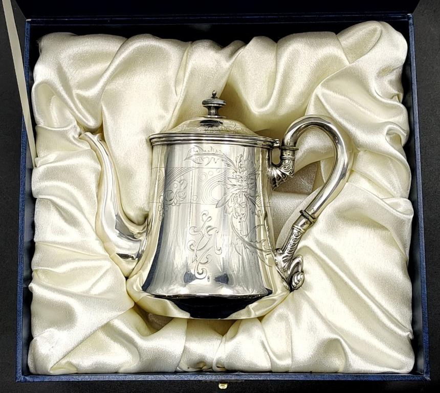 СЕРЕБРО 84 проба! МОДЕРН! ПОТРЯСНЫЙ БОЛЬШОЙ ЗАВАРОЧНЫЙ ЧАЙНИК! ФУТЛЯР! 800 мл! 544 грамма