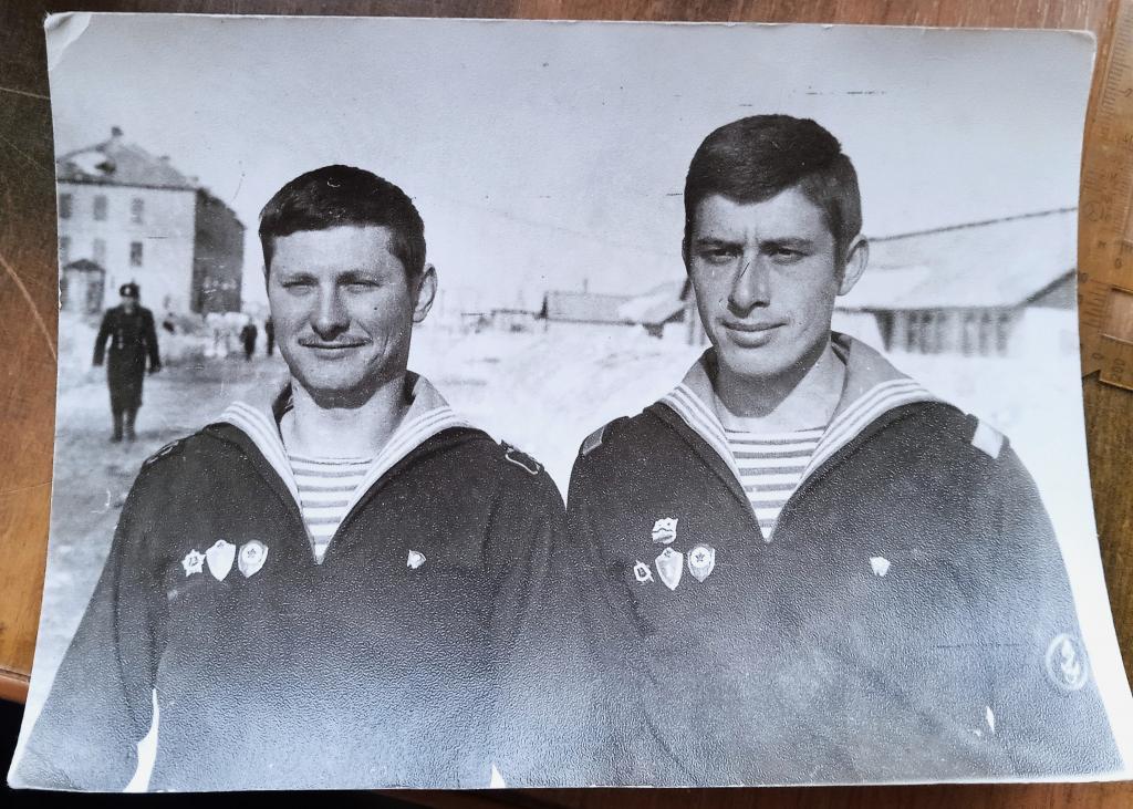 Фото. Ст. сержант и матрос  из 61 оп МП СФ. 2