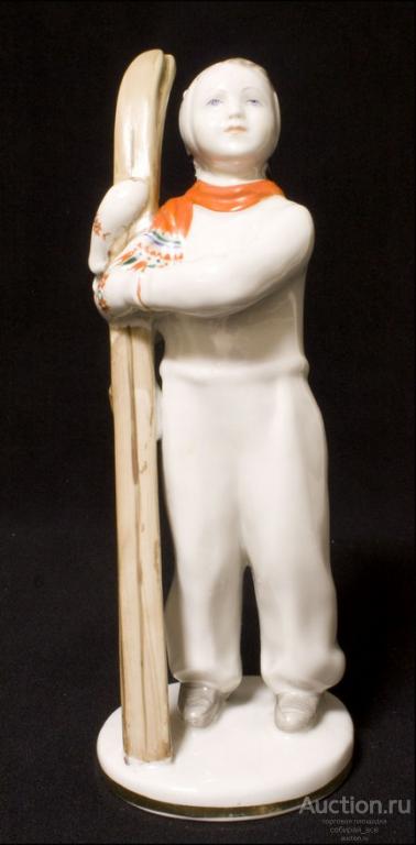 Статуэтка Лыжница, ЛФЗ, рест-я ?, высота 21 см (5)