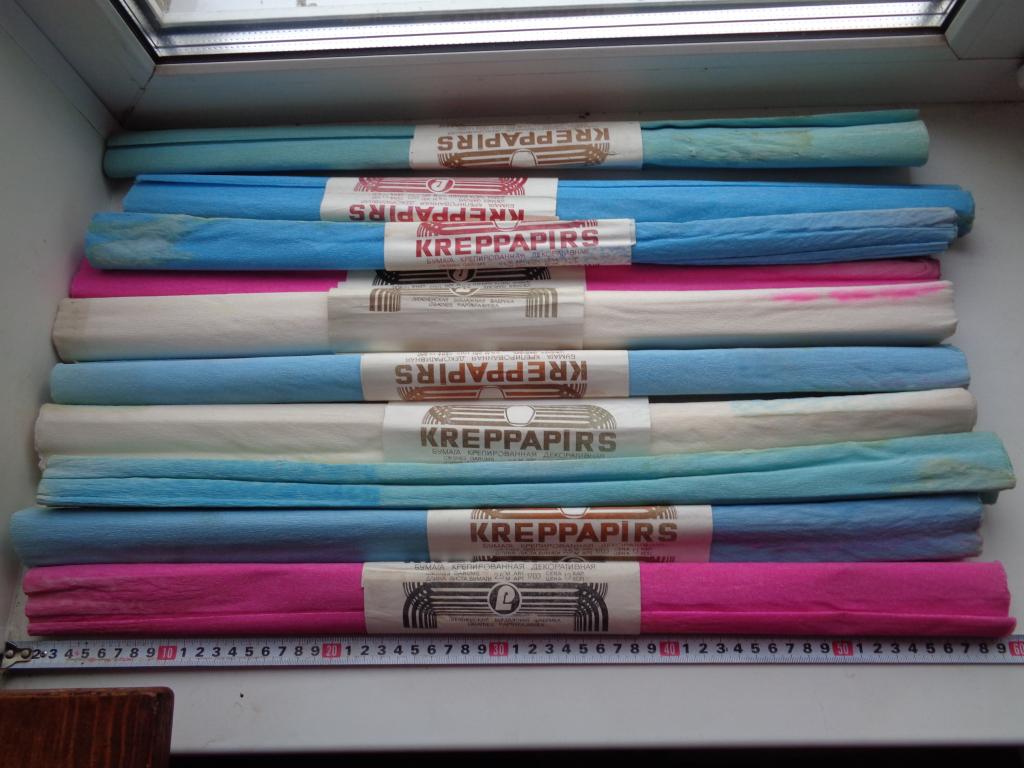 бумага крепированная,декоративная СССР,для реставрации ёлочных игрушек,10 рулонов,одним лотом.
