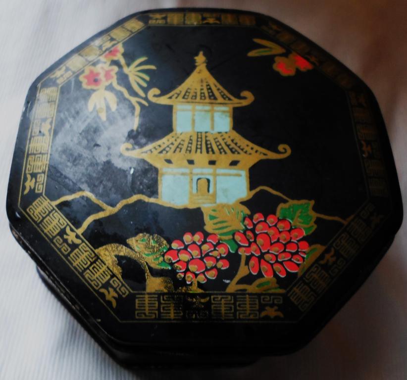 Банка жестянка чайная, 20 век