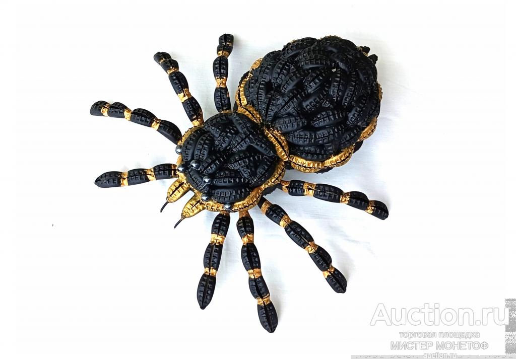 Фигурка ПАУК ПТИЦЕЕД из пивных пробок ( крышек ) кронен.