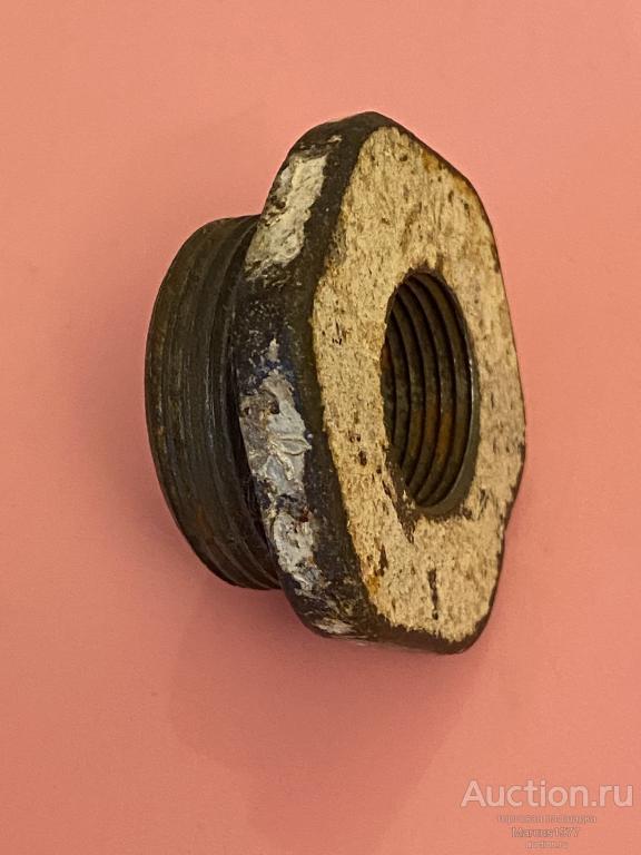 Пробка чугунная на радиатор отопления левая с проходом 3/4