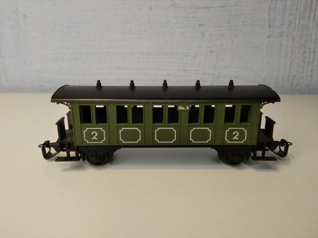 12мм.(TT) 2-х осный пассажирский вагон с открытыми площадками