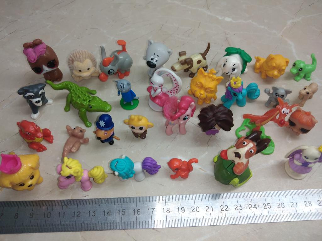 30 шт. Одним лотом. Игрушки. Разные фигурки.
