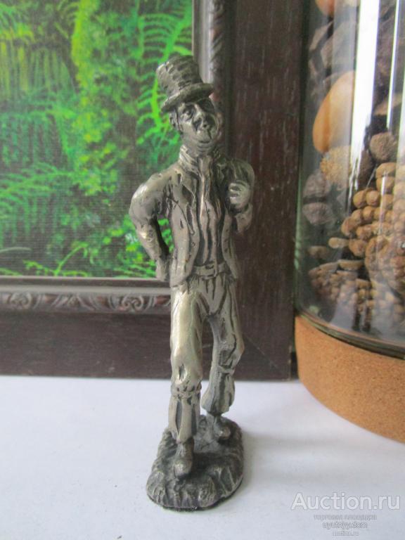 244. статуэтка чугун серебро джентельмен Royal Hampshire England