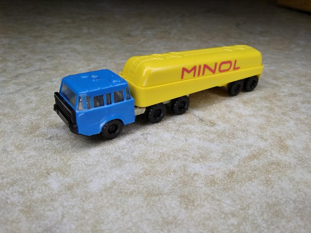 Minol Radiators 12мм.(TT) Tatra автоцистерна Minol синяя кабина,черный радиатор ...
