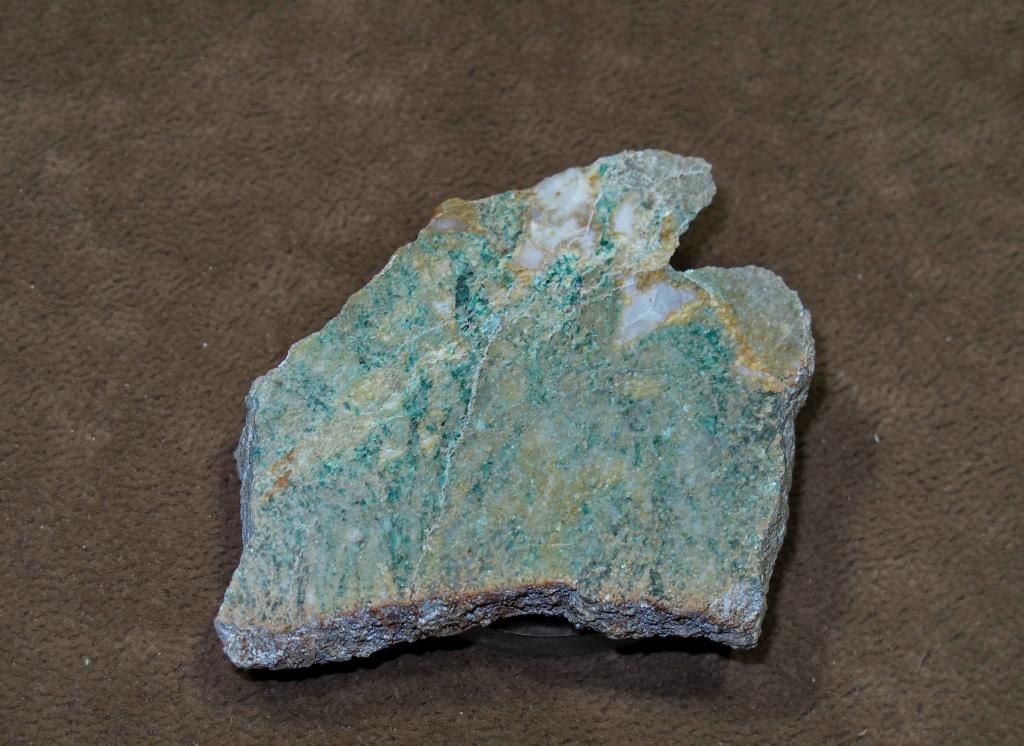 Лиственит. Фуксит. полировка 2 -ст.. Ю. Урал.