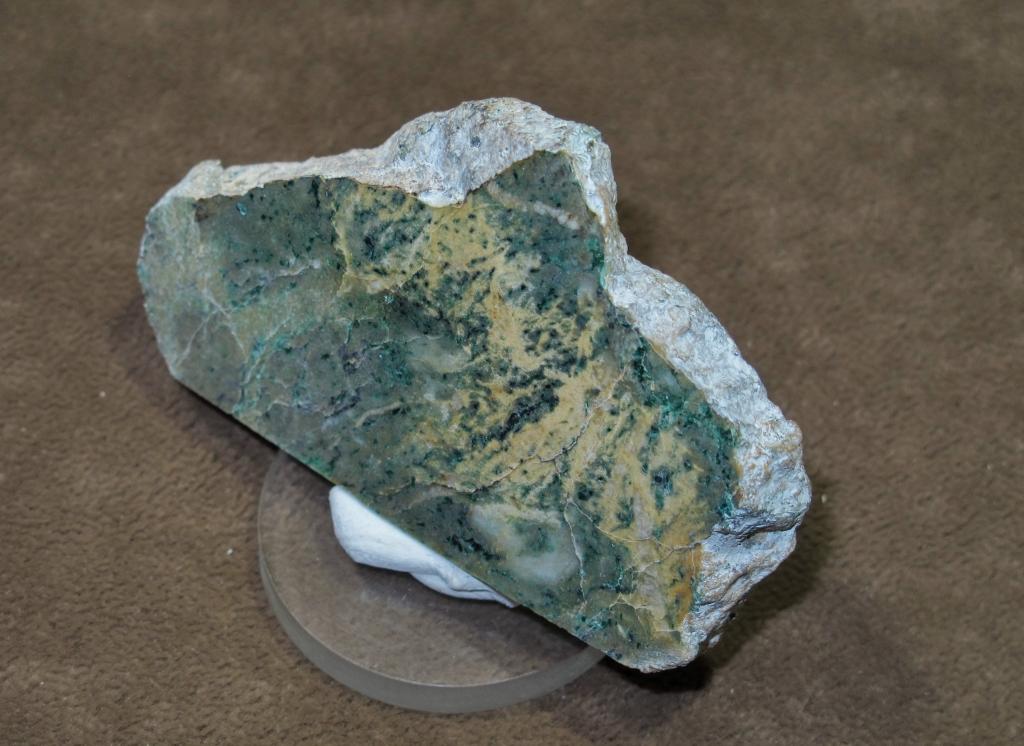 Лиственит. Фуксит. полировка 2 -ст.. Ю. Урал.