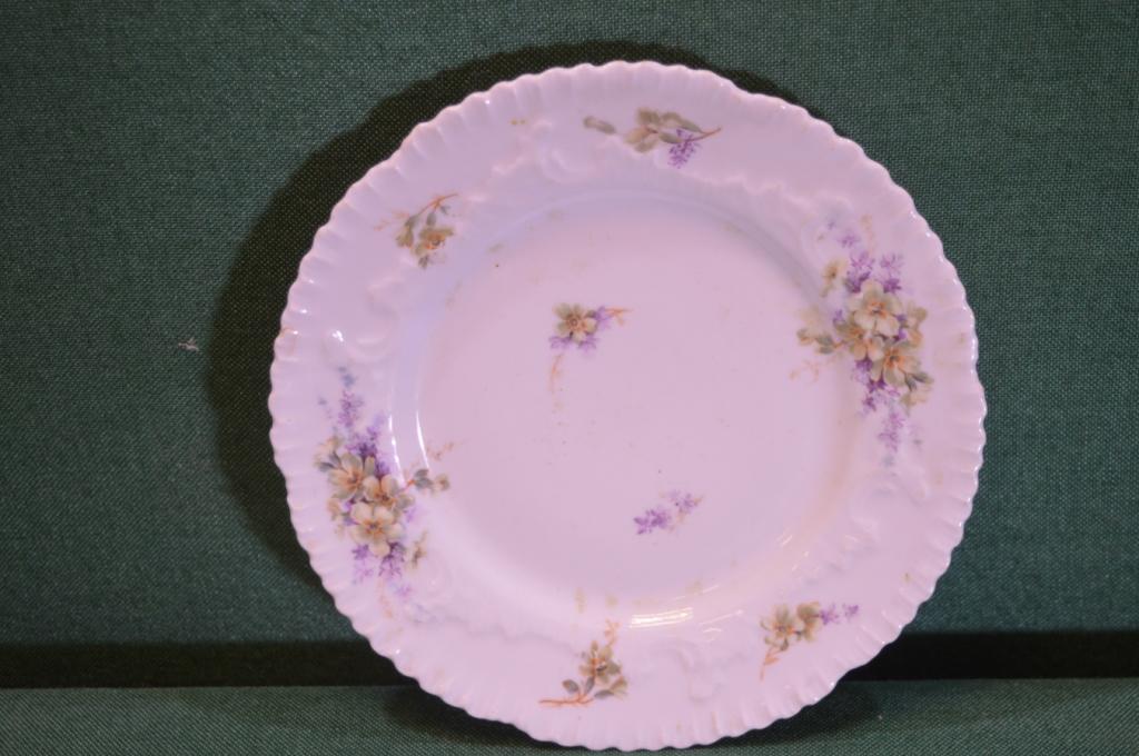 Тарелка старинная фарфоровая рельефная. Клеймо TM. Фарфор. Царская Россия.