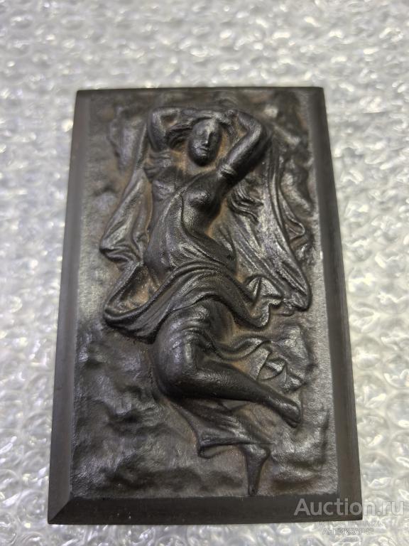 Пресс папье Куса до 1917 девушка чугун