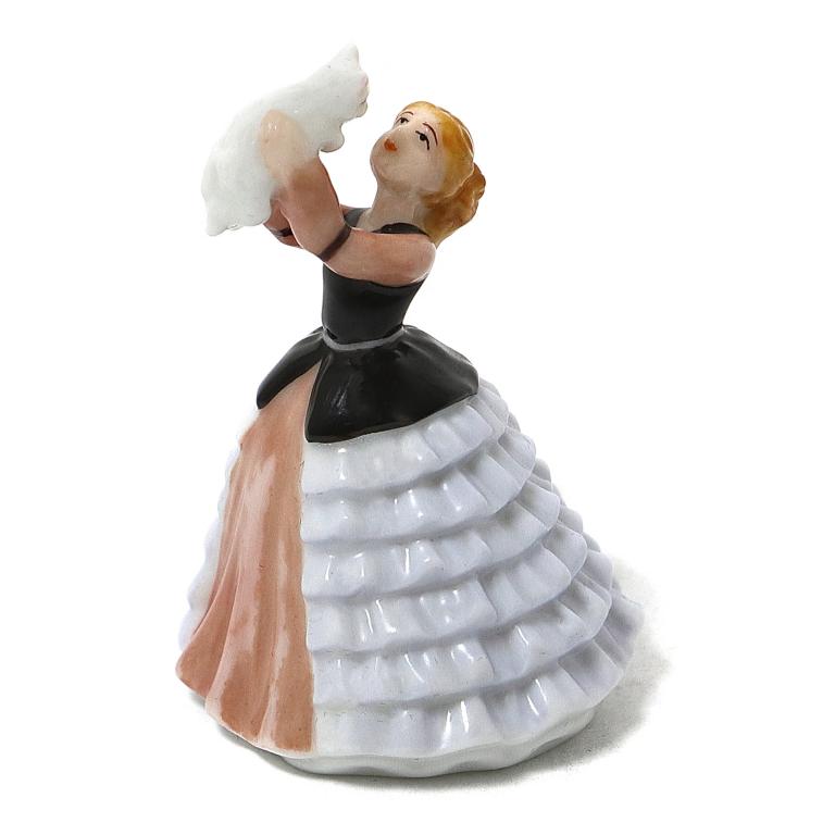 Фарфоровая фигура "Сьюзен". Royal Doulton