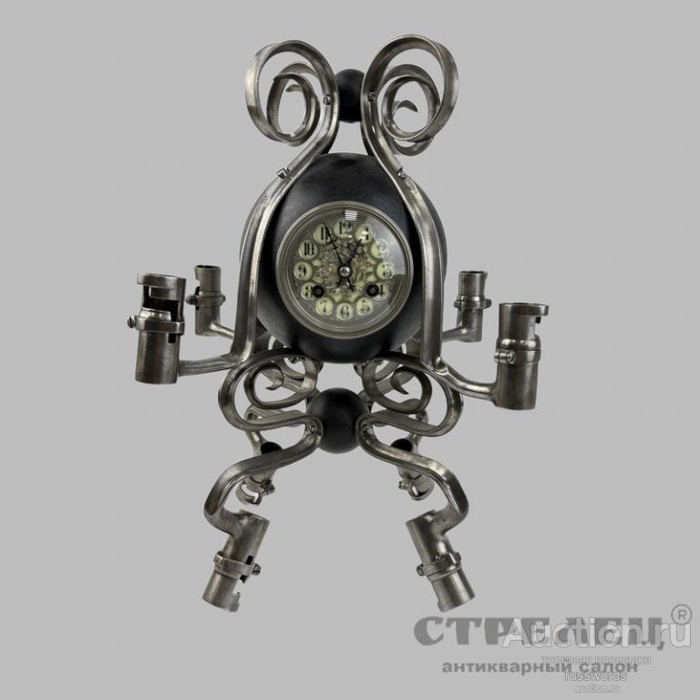 Часы кабинетные с военной атрибутикой. Франция, середина 19 века